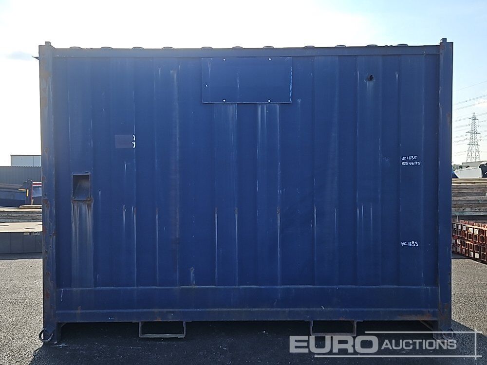 12' x 8' Container (Contents Included) (Cannot Be Reconsigned) - حاوية شحن: صور 4 12' x 8' Container (Contents Included) (Cannot Be Reconsigned) - حاوية شحن: صور 4