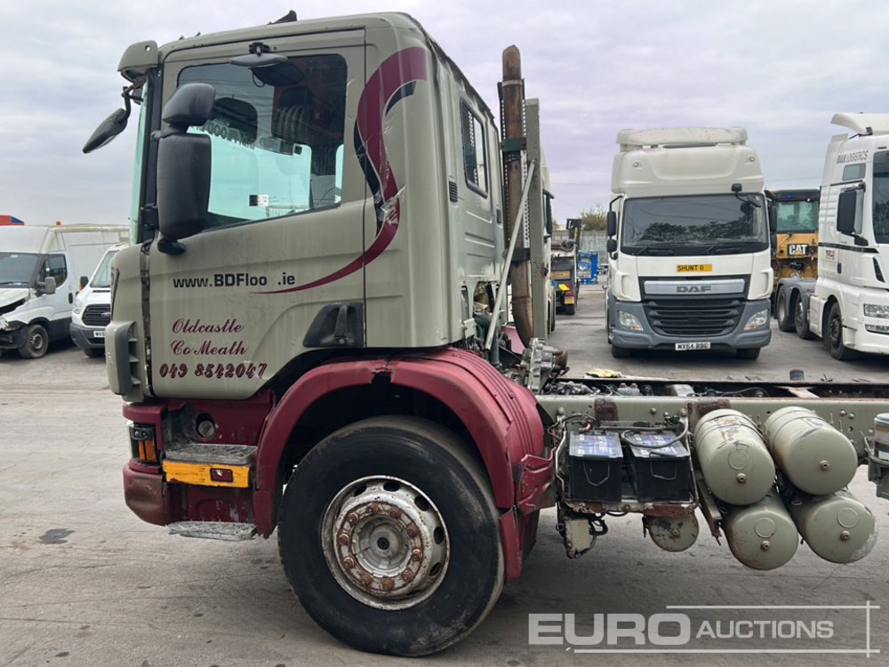 1998 Scania 6x4 Chassis Cab, Manual Gearbox (Engine Fault) (Mileage CANNOT be verified) - الشاسيه شاحنة: صور 2 1998 Scania 6x4 Chassis Cab, Manual Gearbox (Engine Fault) (Mileage CANNOT be verified) - الشاسيه شاحنة: صور 2