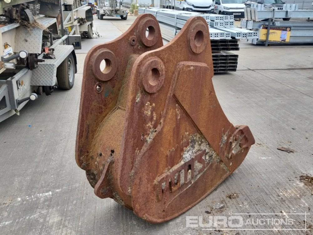 20” Digging Bucket 80mm pins to suit 20 Ton Excavtor - بكت: صور 5 20” Digging Bucket 80mm pins to suit 20 Ton Excavtor - بكت: صور 5