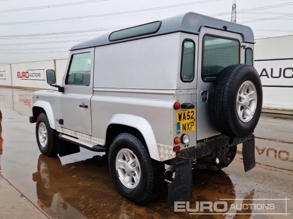 2002 Land Rover Defender 90 - سيارة دفع رباعي: صور 3 2002 Land Rover Defender 90 - سيارة دفع رباعي: صور 3