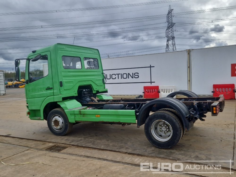 2002 Mercedes 4x2 Chassis Cab, Manual Gearbox - الشاسيه شاحنة: صور 3 2002 Mercedes 4x2 Chassis Cab, Manual Gearbox - الشاسيه شاحنة: صور 3