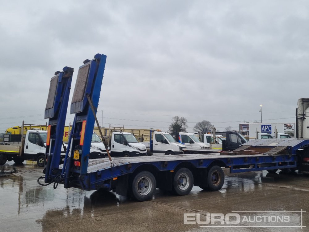 2005 Tirsan Tri Axle Step Frame Low Loader Trailer, Neck Ramps, Out Riggers, Hydraulic Flip Toe Ramps - عربة مسطحة منخفضة نصف مقطورة: صور 5 2005 Tirsan Tri Axle Step Frame Low Loader Trailer, Neck Ramps, Out Riggers, Hydraulic Flip Toe Ramps - عربة مسطحة منخفضة نصف مقطورة: صور 5