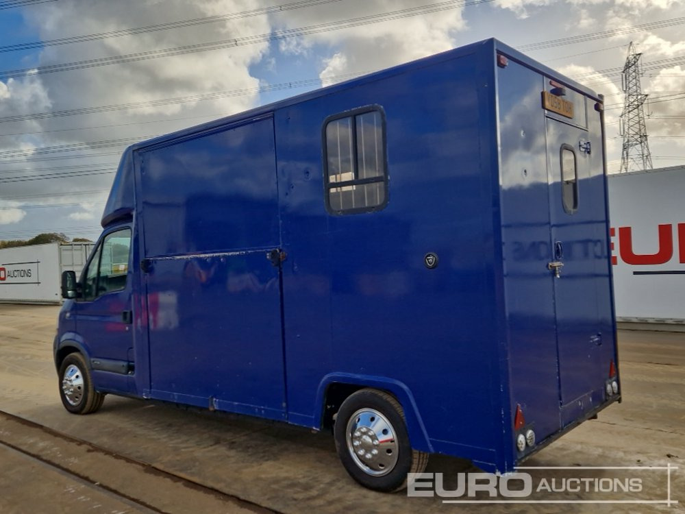 2008 Nissan Interstar - الشاحنات الصغيرة صندوق مغلق: صور 3 2008 Nissan Interstar - الشاحنات الصغيرة صندوق مغلق: صور 3