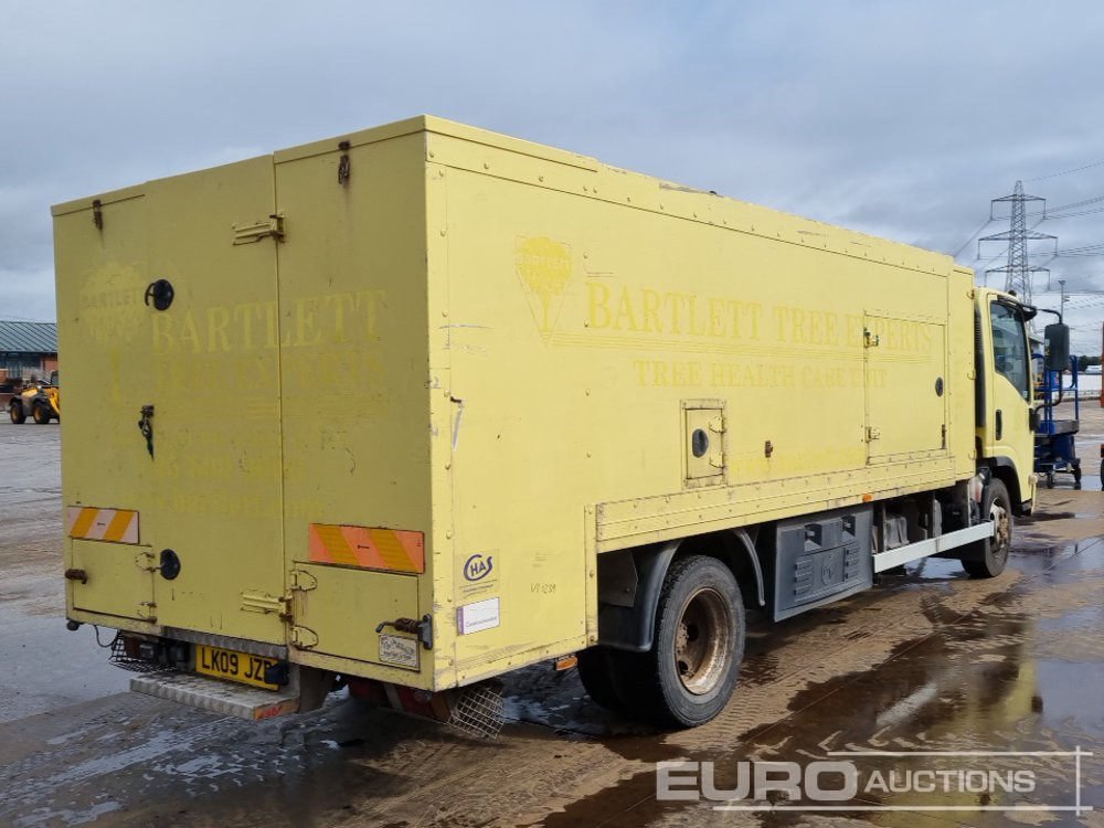 2009 Isuzu NPR-7 - بصندوق مغلق شاحنة: صور 5 2009 Isuzu NPR-7 - بصندوق مغلق شاحنة: صور 5