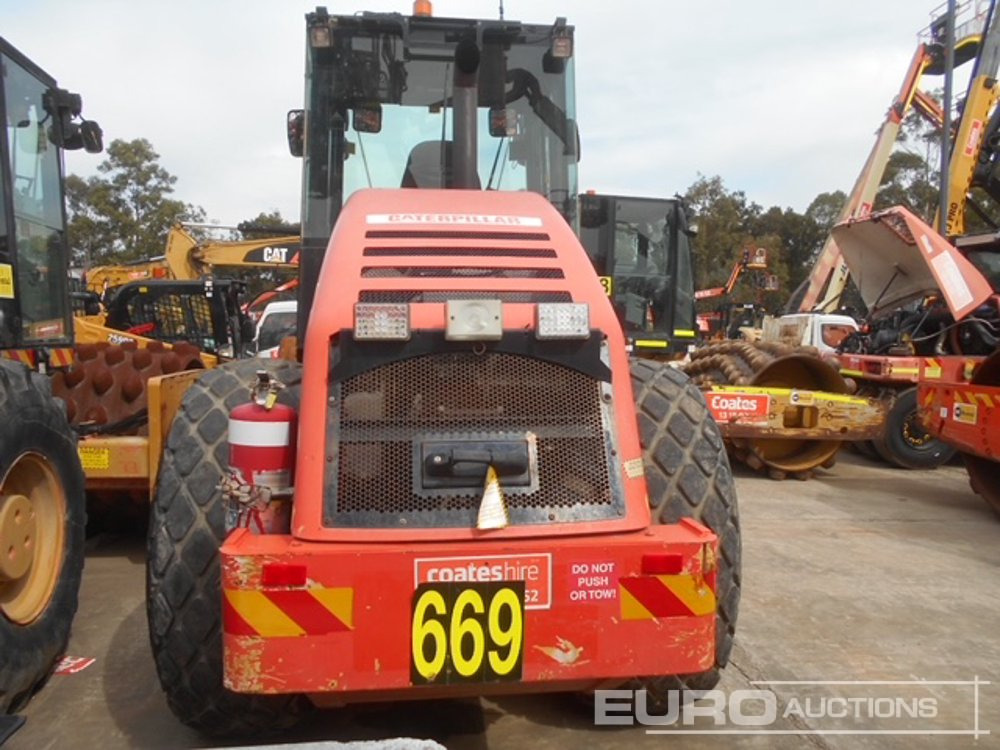 2011 CAT CS533XT Single Drum Vibrating Roller, A/C - مدحلة: صور 3 2011 CAT CS533XT Single Drum Vibrating Roller, A/C - مدحلة: صور 3