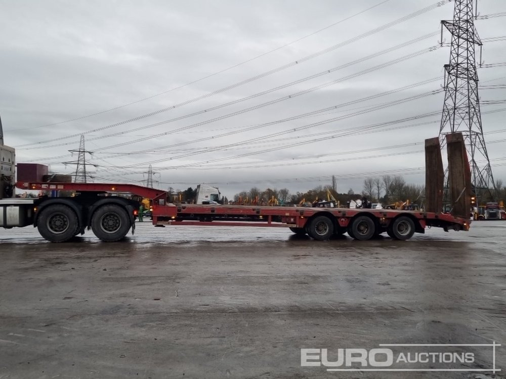 2011 Faymonville Tri Axle Stepframr Low Loader Trailer, Out Riggers, Hydraulic Ramps - عربة مسطحة منخفضة نصف مقطورة: صور 2 2011 Faymonville Tri Axle Stepframr Low Loader Trailer, Out Riggers, Hydraulic Ramps - عربة مسطحة منخفضة نصف مقطورة: صور 2
