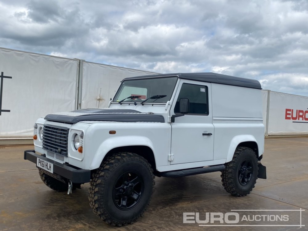 2011 Land Rover Defender 90 - سيارة دفع رباعي: صور 1 2011 Land Rover Defender 90 - سيارة دفع رباعي: صور 1