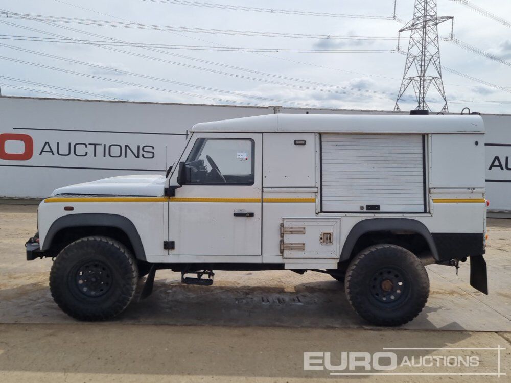 2011 Land Rover Defender - سيارة دفع رباعي: صور 2 2011 Land Rover Defender - سيارة دفع رباعي: صور 2