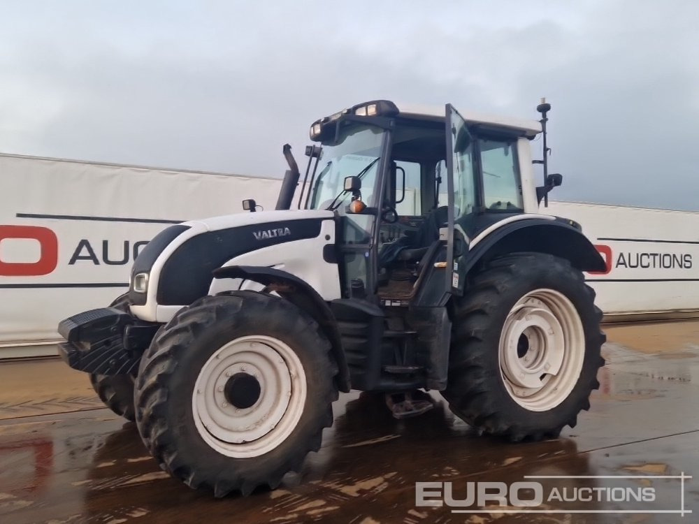2011 Valtra N121 - جرار: صور 1 2011 Valtra N121 - جرار: صور 1