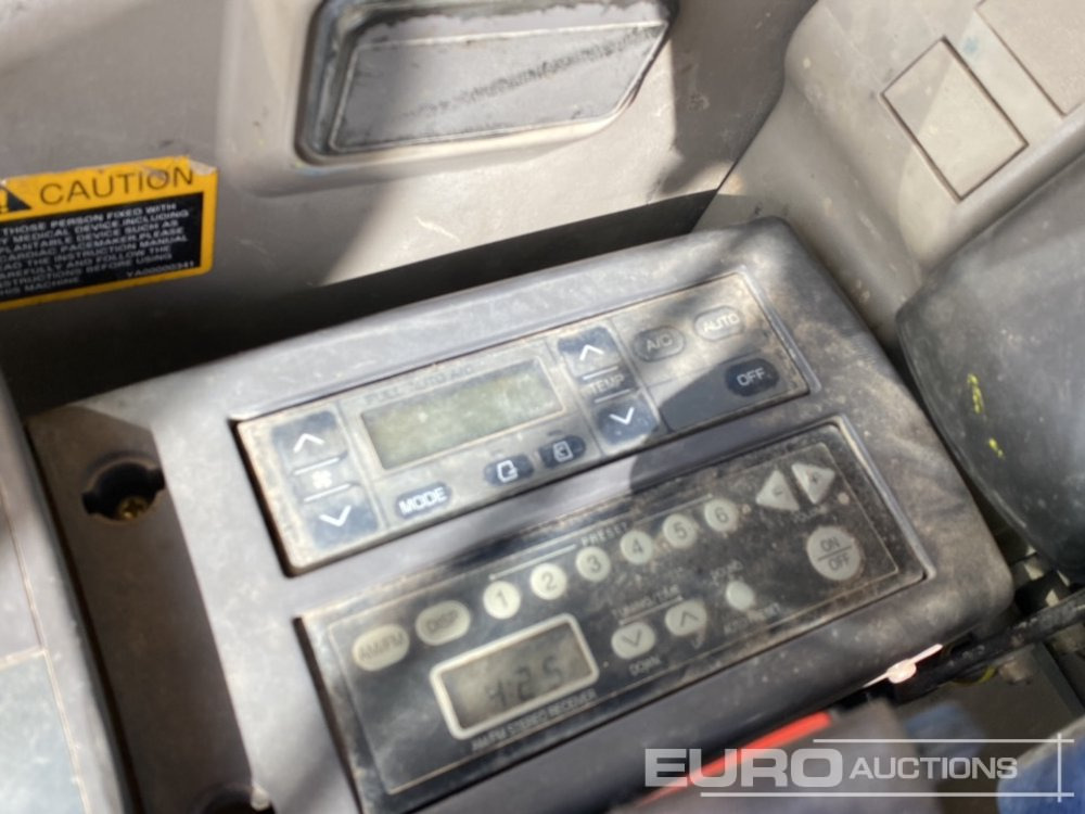 حفارات زحافة 2012 Hitachi ZX135US-3: صور 32