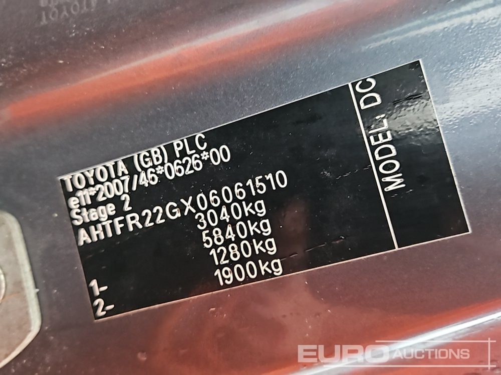 شاحنة البيك أب 2012 Toyota Hilux: صور 38