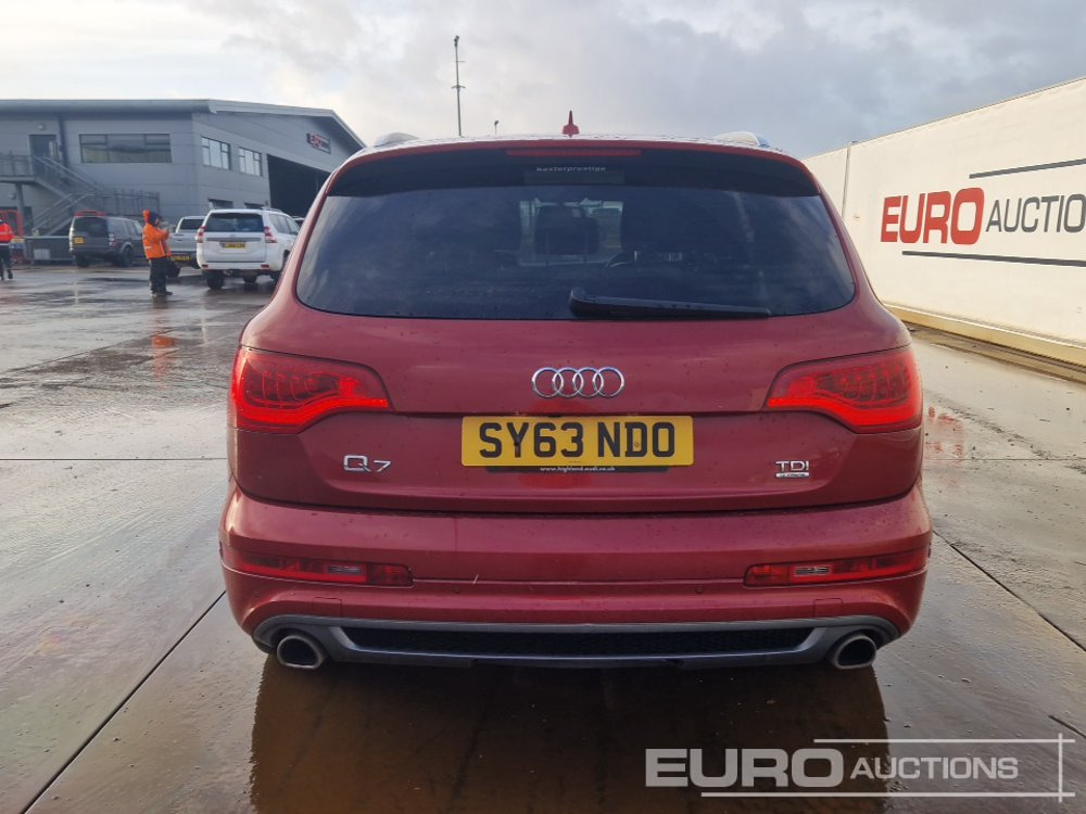 2013 Audi Q7 - سيارة دفع رباعي: صور 4 2013 Audi Q7 - سيارة دفع رباعي: صور 4