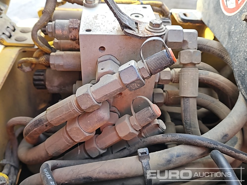 آلة أسفلت 2013 Bomag BMP8500: صور 35