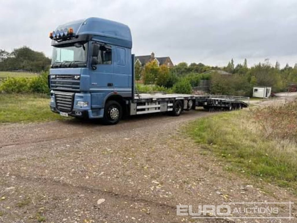 2013 DAF XF105 - شاحنات مسطحة: صور 1 2013 DAF XF105 - شاحنات مسطحة: صور 1