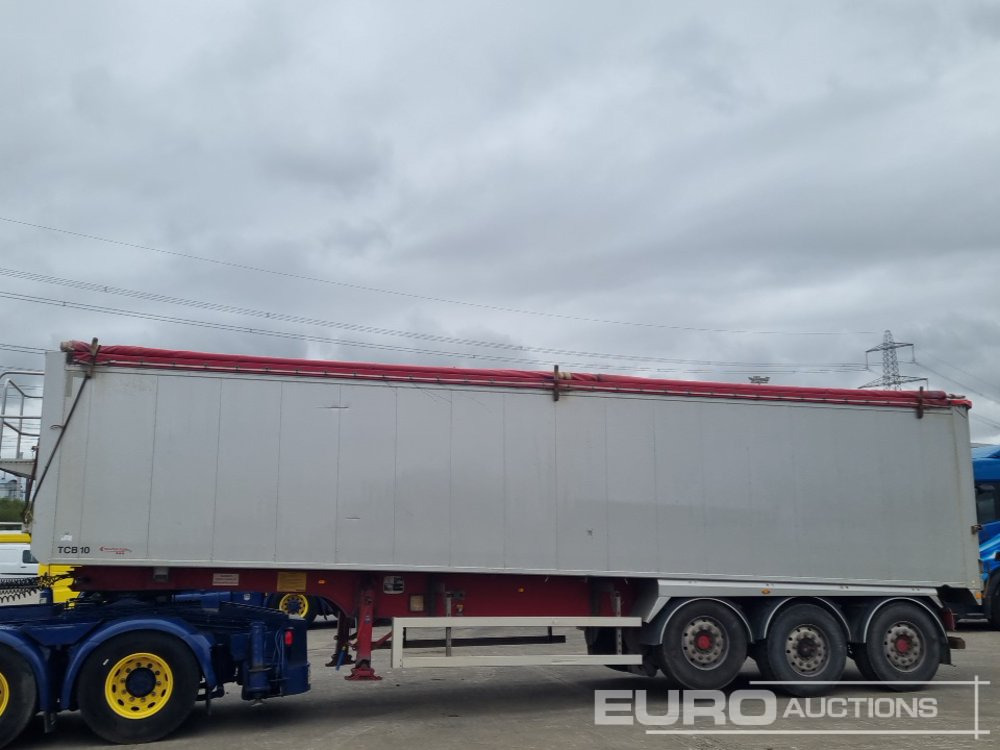 2013 Fruehauf Tri Axle Bulk Tipping Trailer, Lift Axle, Easy Sheet - قلابة نصف مقطورة: صور 2 2013 Fruehauf Tri Axle Bulk Tipping Trailer, Lift Axle, Easy Sheet - قلابة نصف مقطورة: صور 2