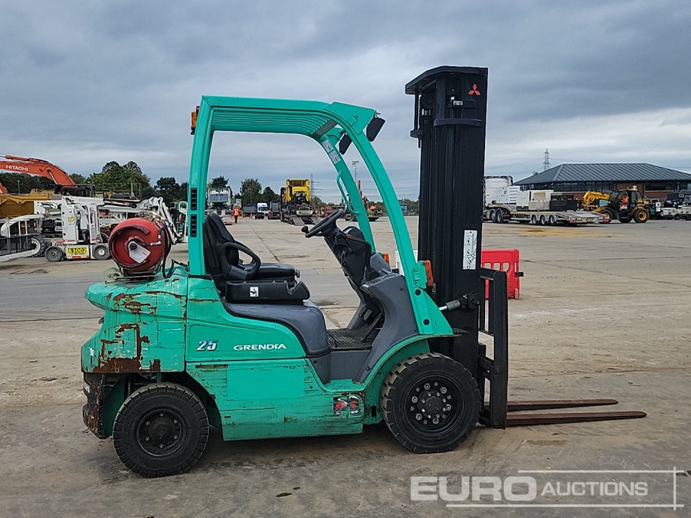 رافعة شوكية 2013 Mitsubishi FG25N: صور 6