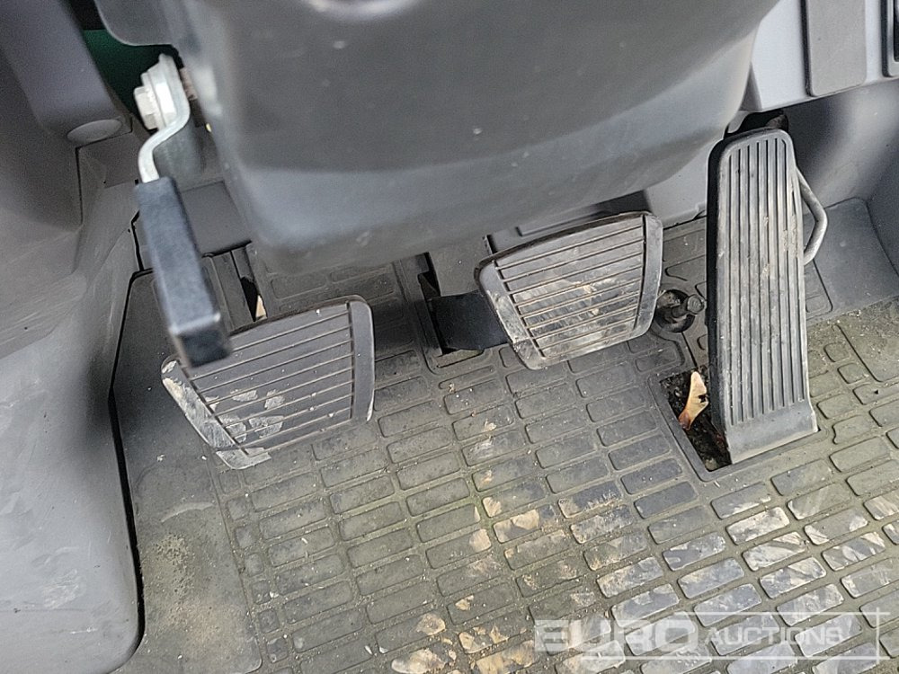 رافعة شوكية 2013 Mitsubishi FG25N: صور 25