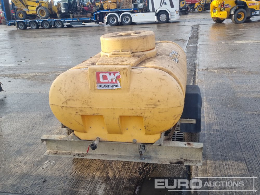 2013 Traier Engineering Single Axle Plastic Water Bowser - خزان تخزين: صور 4 2013 Traier Engineering Single Axle Plastic Water Bowser - خزان تخزين: صور 4