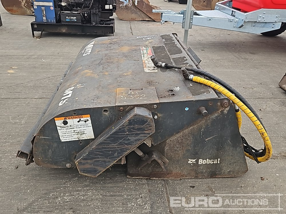2014 Bobcat 60 SWEEPER - معدات المناولة: صور 2 2014 Bobcat 60 SWEEPER - معدات المناولة: صور 2