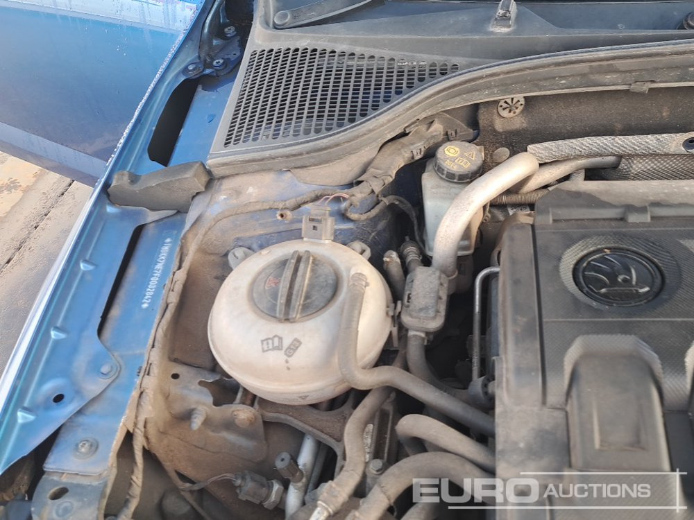 سيارة 2014 Skoda Octavia: صور 42