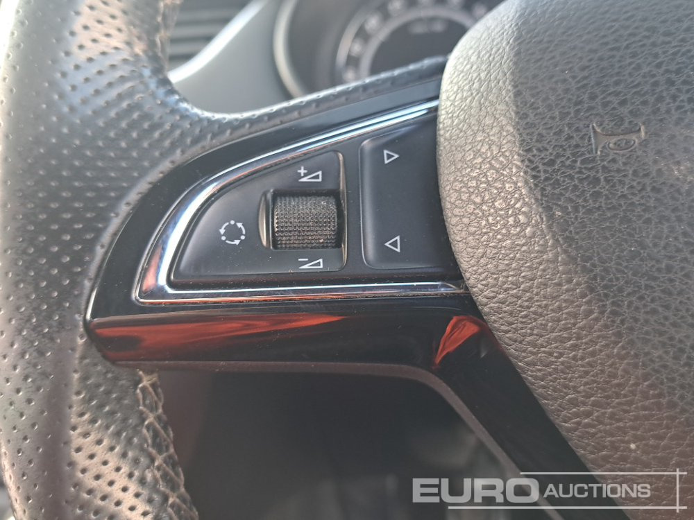 سيارة 2014 Skoda Octavia: صور 29