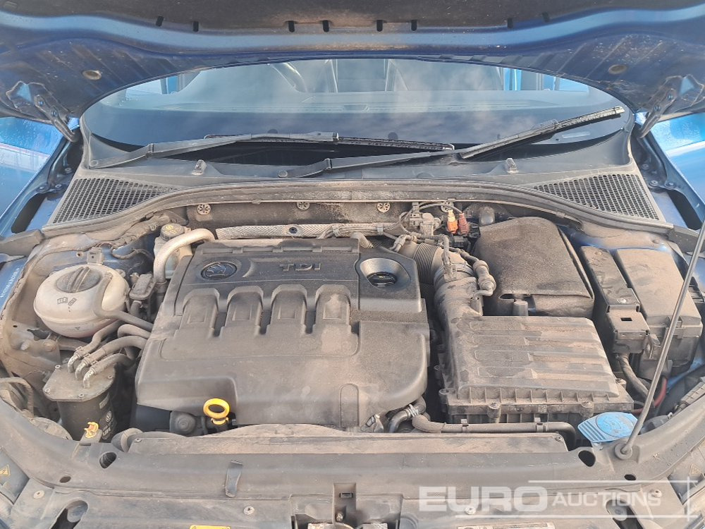 سيارة 2014 Skoda Octavia: صور 40