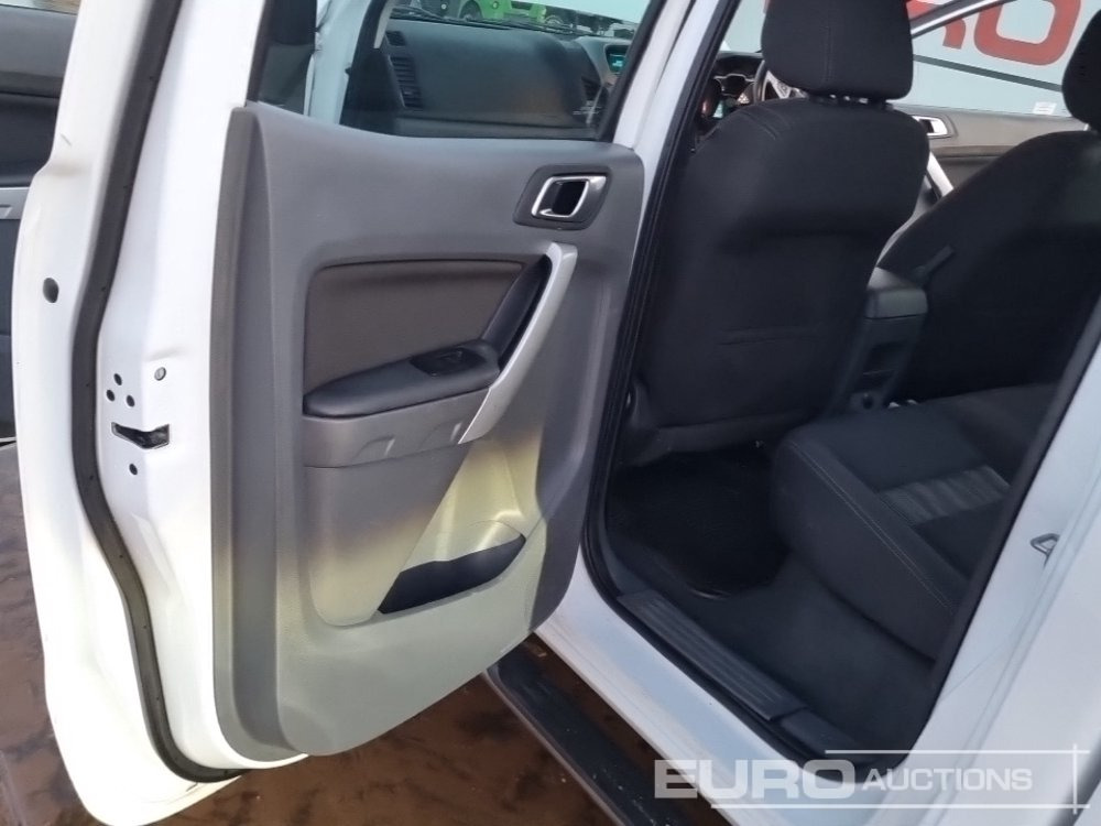 شاحنة البيك أب 2015 Ford Ranger: صور 21