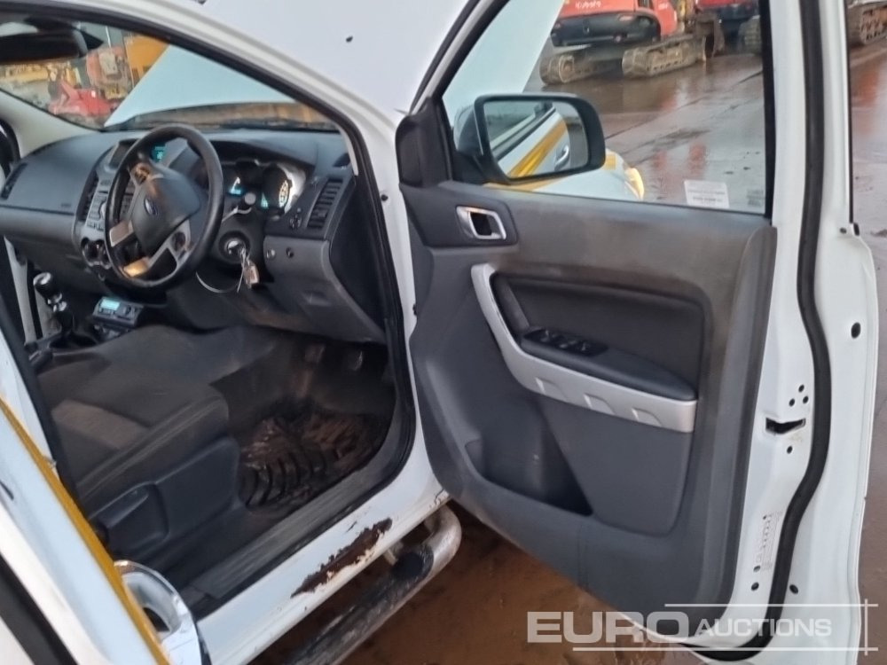 شاحنة البيك أب 2015 Ford Ranger: صور 27