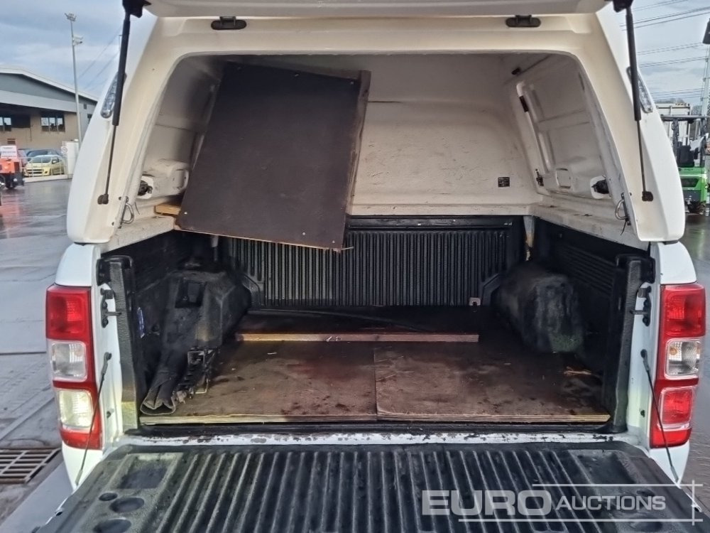 شاحنة البيك أب 2015 Ford Ranger: صور 13