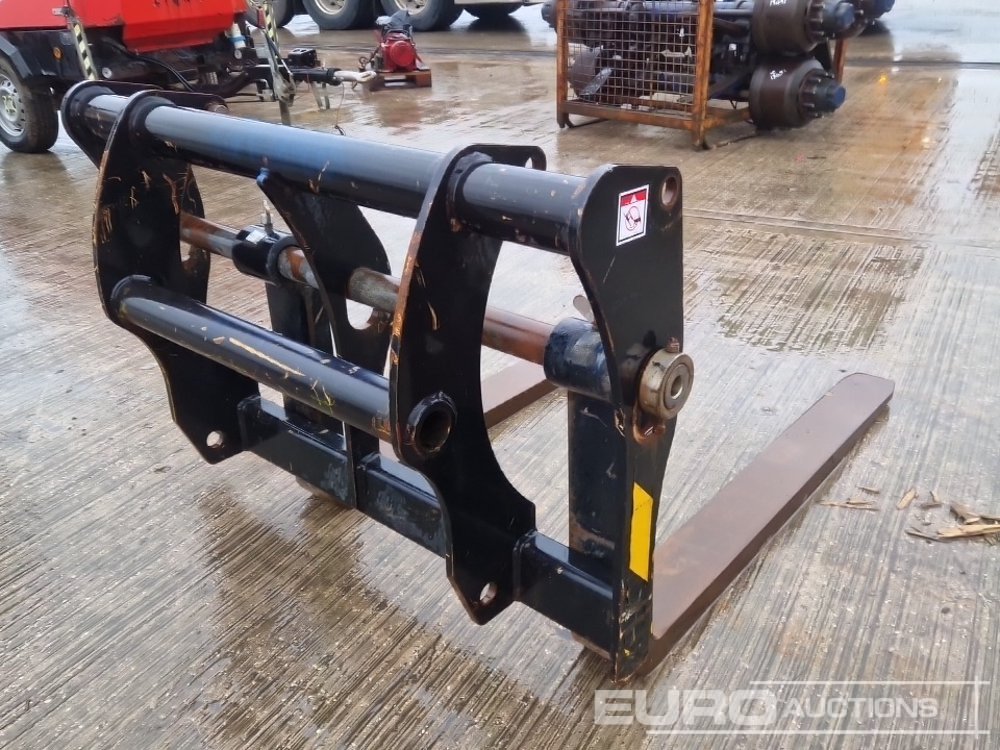 2015 Haulotte Fork Frame & Forks to suit Telehandler - معدات المناولة: صور 5 2015 Haulotte Fork Frame & Forks to suit Telehandler - معدات المناولة: صور 5