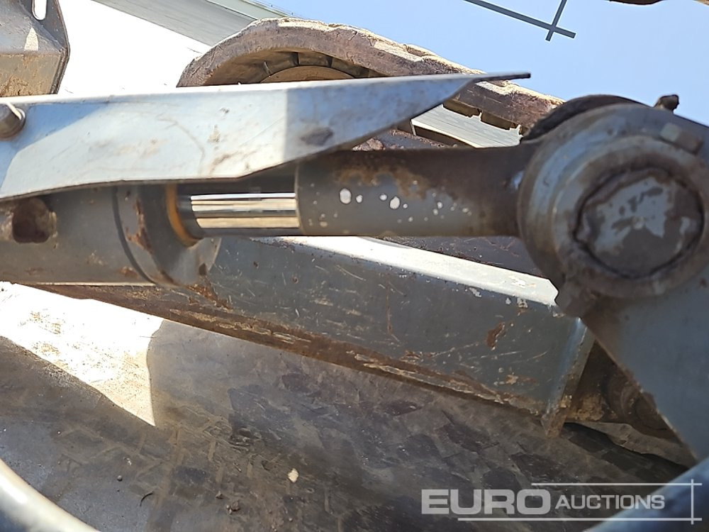حفارة مصغرة 2015 Takeuchi TB260: صور 36