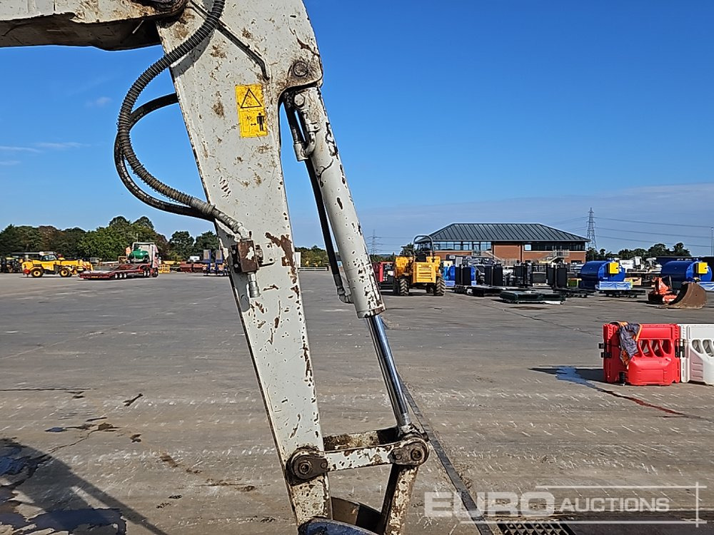 حفارة مصغرة 2015 Takeuchi TB260: صور 26