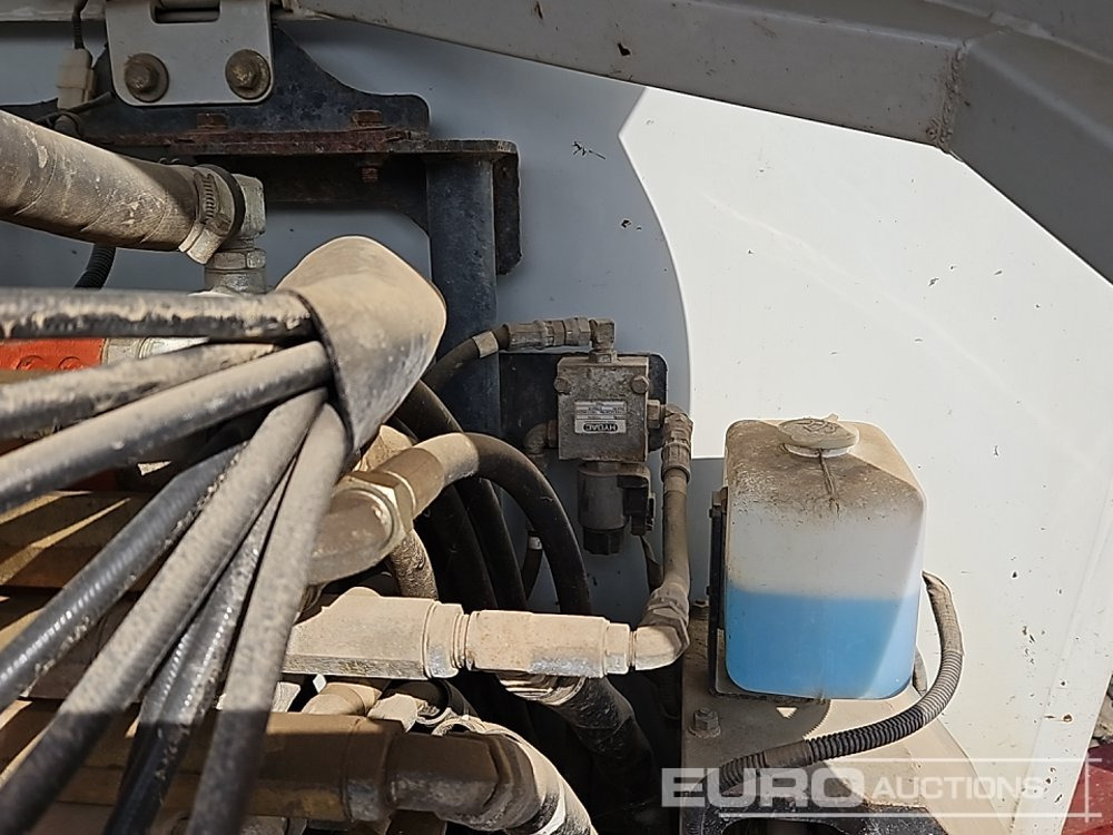 حفارة مصغرة 2015 Takeuchi TB260: صور 46