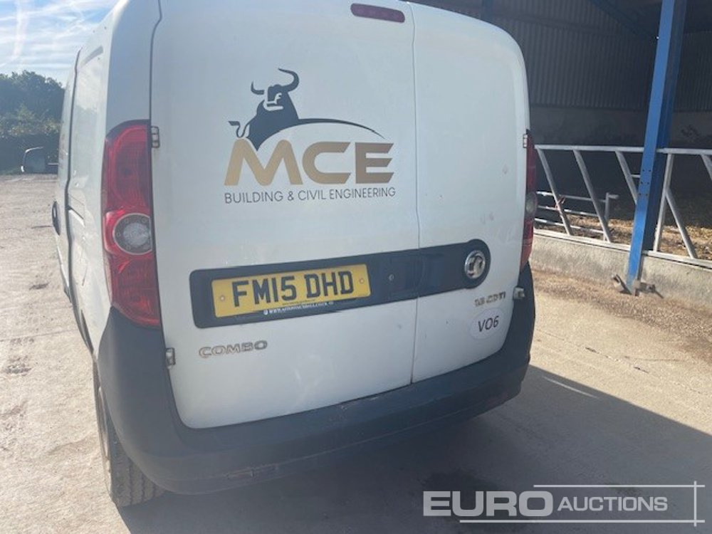 2015 Vauxhall Combo CDTI - فان المدمجة, الشاحنات الصغيرة كابينة مزدوجة: صور 3 2015 Vauxhall Combo CDTI - فان المدمجة, الشاحنات الصغيرة كابينة مزدوجة: صور 3