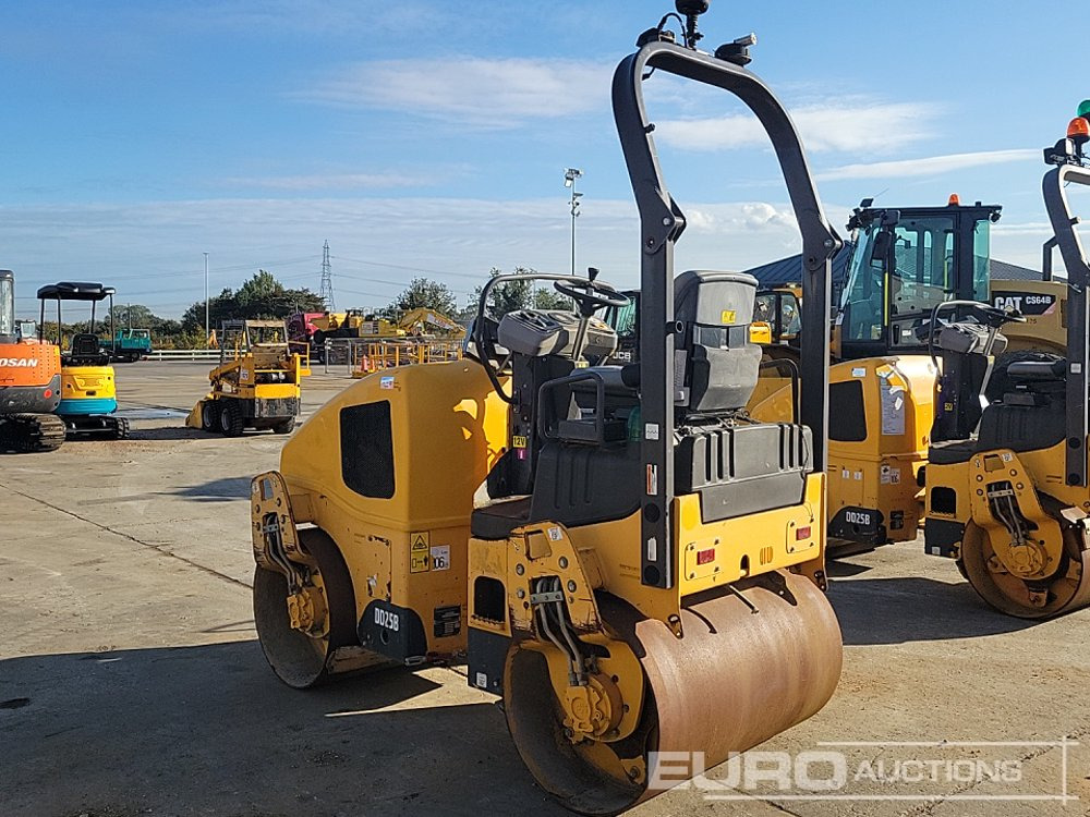 2015 Volvo DD25B - مدحلة الأسفلت: صور 3 2015 Volvo DD25B - مدحلة الأسفلت: صور 3