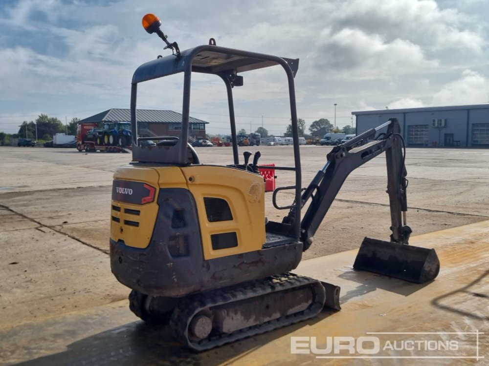 2015 Volvo EC15C - حفارة مصغرة: صور 5 2015 Volvo EC15C - حفارة مصغرة: صور 5