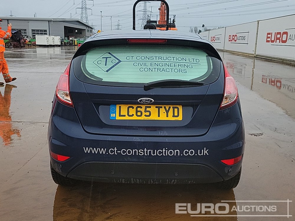 2016 Ford Fiesta - الشاحنات الصغيرة: صور 4 2016 Ford Fiesta - الشاحنات الصغيرة: صور 4