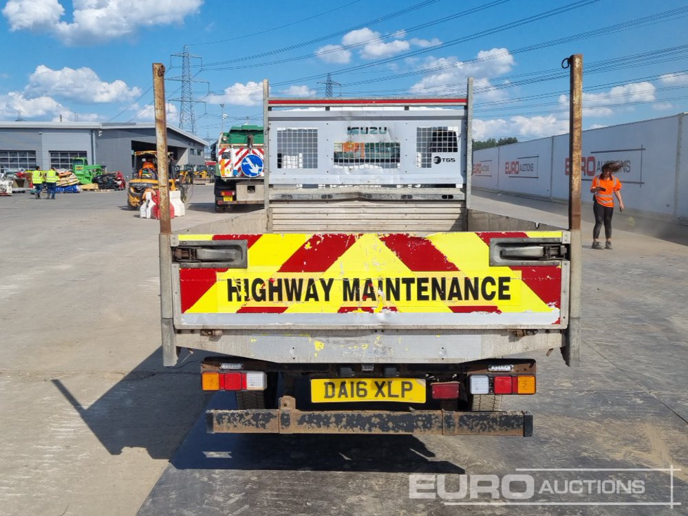 2016 Isuzu Crafter - الشاحنات الصغيرة المسطحة: صور 4 2016 Isuzu Crafter - الشاحنات الصغيرة المسطحة: صور 4
