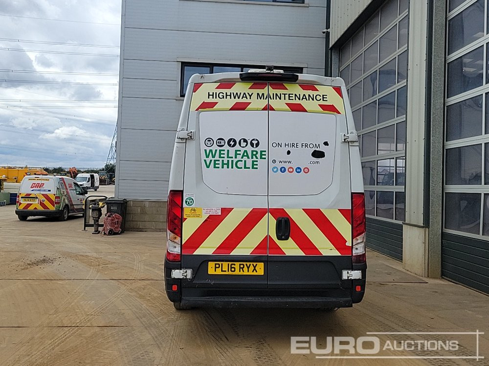 2016 Iveco Daily 35S11 - الشاحنات الصغيرة كابينة مزدوجة: صور 4 2016 Iveco Daily 35S11 - الشاحنات الصغيرة كابينة مزدوجة: صور 4