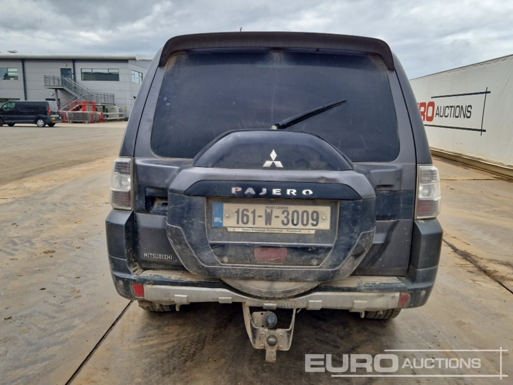 2016 Mitsubishi Pajero - سيارة دفع رباعي: صور 4 2016 Mitsubishi Pajero - سيارة دفع رباعي: صور 4