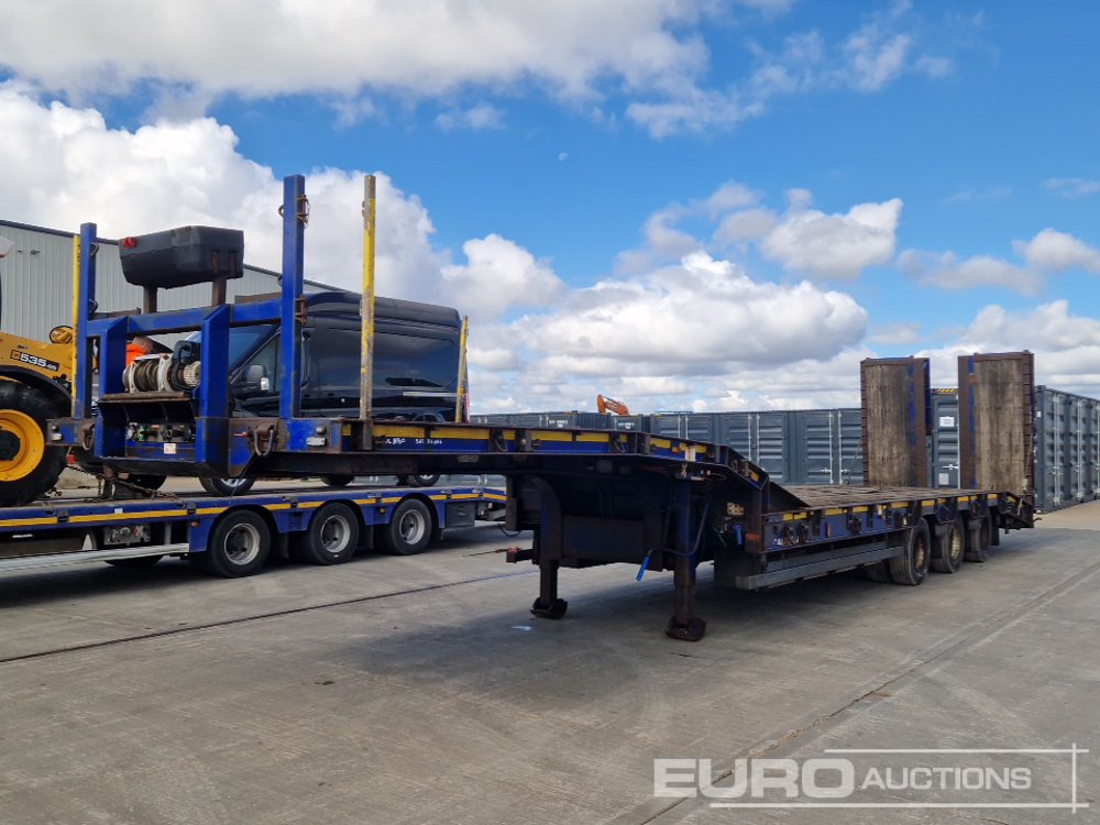 2016 Montracon Tri Axle Step Frame Low Loader Trailer, Winch, Neck Ramps, Out Riggers, Hydraulic Flip Toe Ramps - عربة مسطحة منخفضة نصف مقطورة: صور 1 2016 Montracon Tri Axle Step Frame Low Loader Trailer, Winch, Neck Ramps, Out Riggers, Hydraulic Flip Toe Ramps - عربة مسطحة منخفضة نصف مقطورة: صور 1