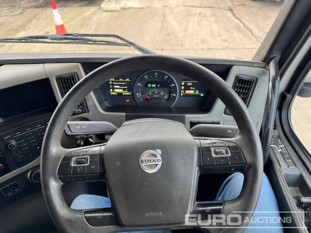 2016 Volvo FM410 - شاحنة خلاطة خرسانة: صور 4 2016 Volvo FM410 - شاحنة خلاطة خرسانة: صور 4