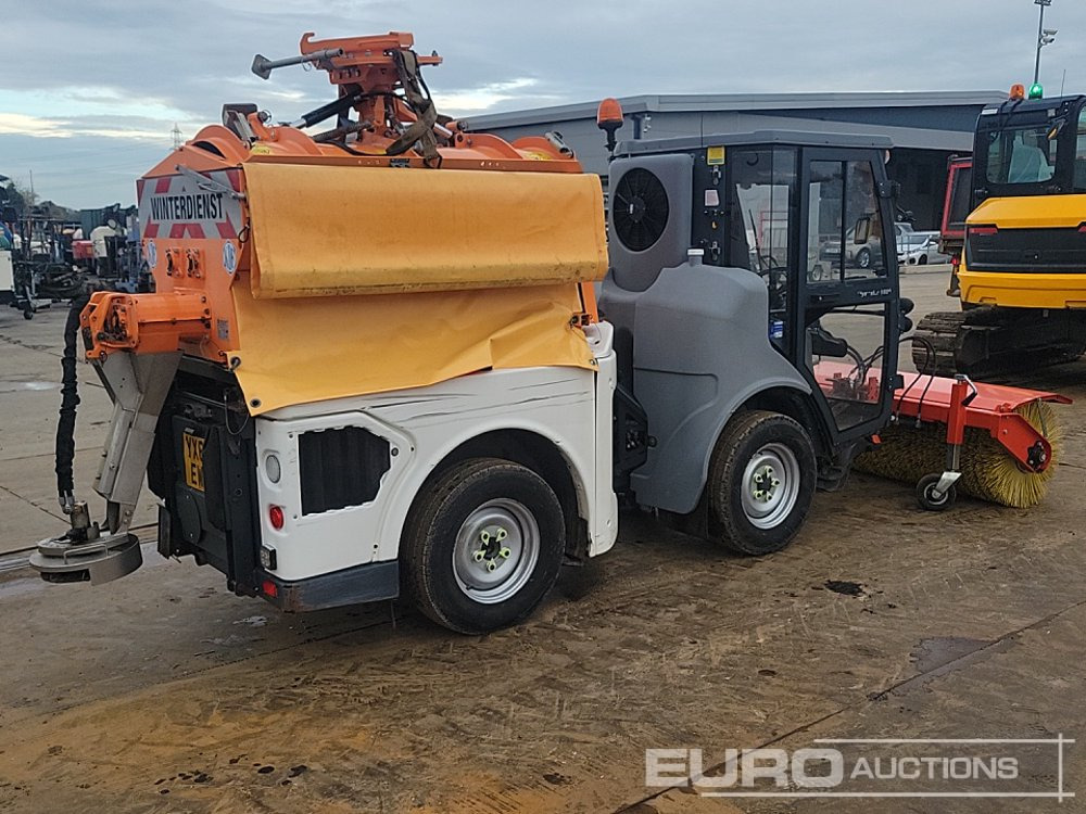 2017 Hako Citymaster 1600 4x2 Compact Gritter, Hydraulic Snow Plough & Sweeper Attachment, Reverse Camera, Automatic Gearbox (Reg. Docs. Available) - سياره كنس شوارع: صور 5 2017 Hako Citymaster 1600 4x2 Compact Gritter, Hydraulic Snow Plough & Sweeper Attachment, Reverse Camera, Automatic Gearbox (Reg. Docs. Available) - سياره كنس شوارع: صور 5