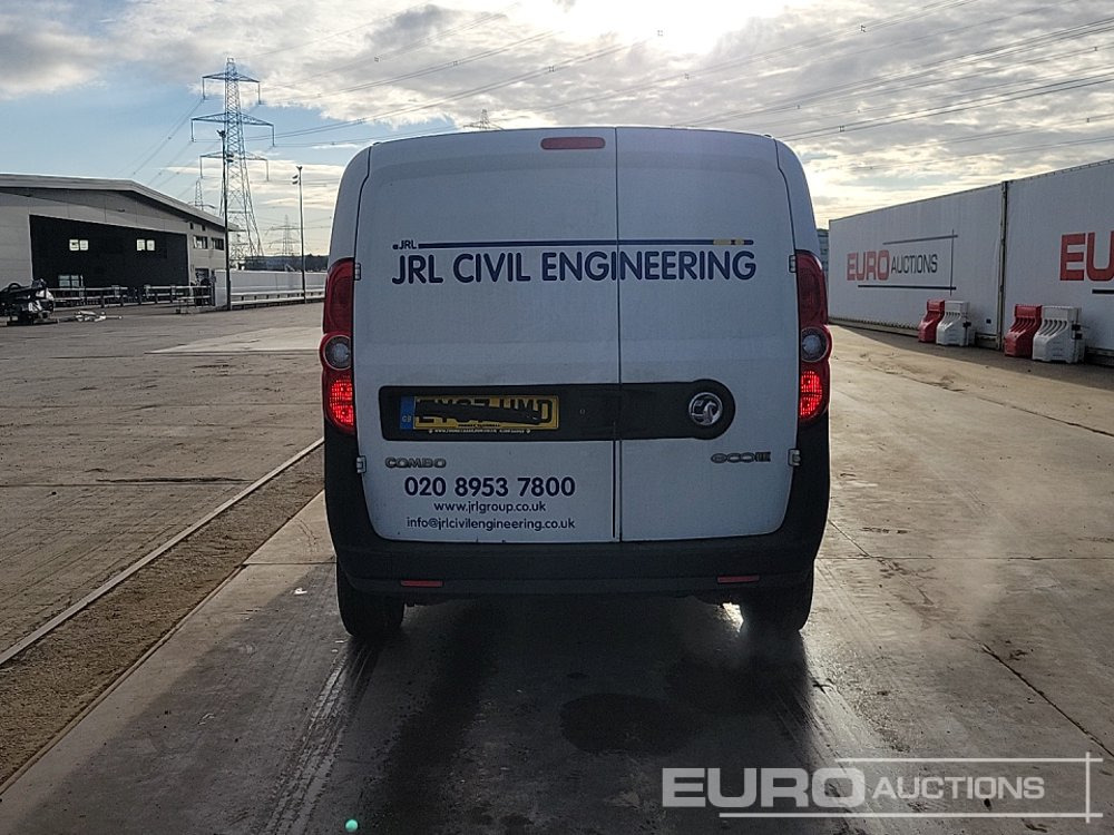 2017 Vauxhall Combo - فان المدمجة: صور 4 2017 Vauxhall Combo - فان المدمجة: صور 4