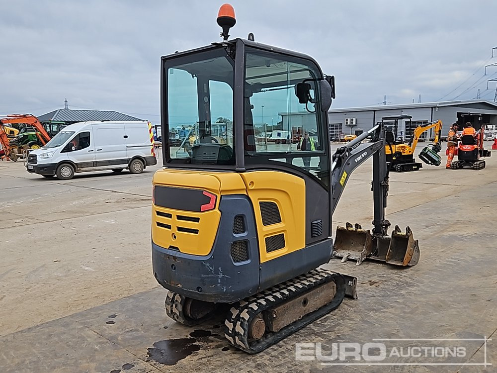2017 Volvo EC15D - حفارة مصغرة: صور 5 2017 Volvo EC15D - حفارة مصغرة: صور 5