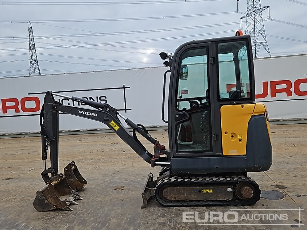 2017 Volvo EC15D - حفارة مصغرة: صور 2 2017 Volvo EC15D - حفارة مصغرة: صور 2