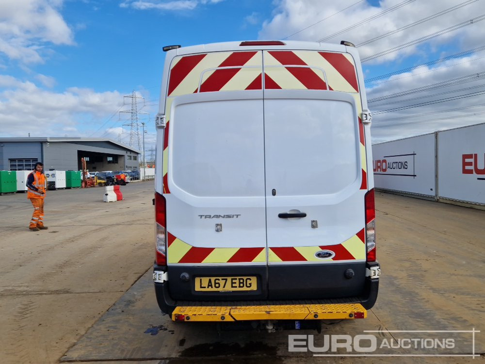 2018 Ford Transit 350 - فان المدمجة: صور 4 2018 Ford Transit 350 - فان المدمجة: صور 4