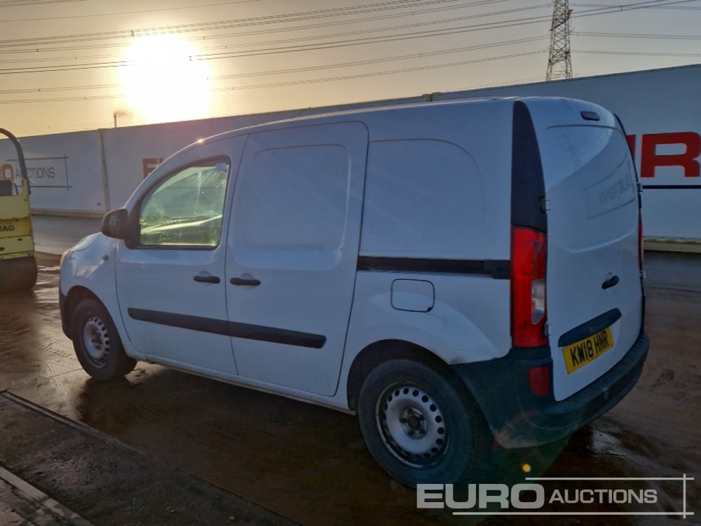 2018 Mercedes Citan 109CDI - الشاحنات الصغيرة: صور 3 2018 Mercedes Citan 109CDI - الشاحنات الصغيرة: صور 3