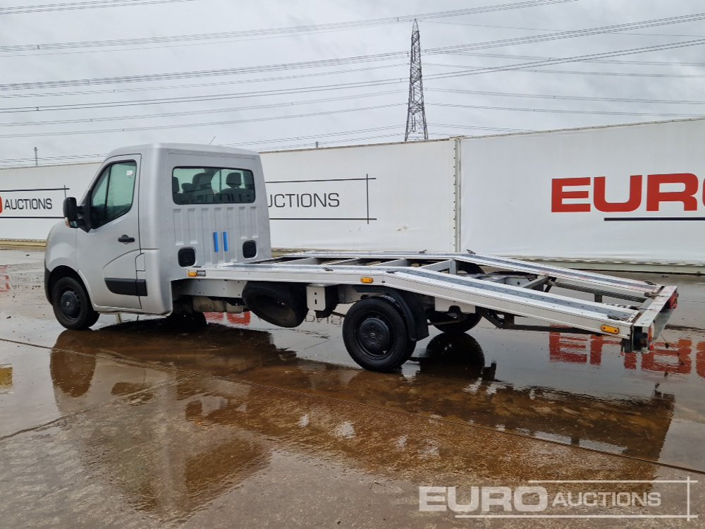 2018 Nissan NV400 - الشاحنات الصغيرة المسطحة: صور 3 2018 Nissan NV400 - الشاحنات الصغيرة المسطحة: صور 3