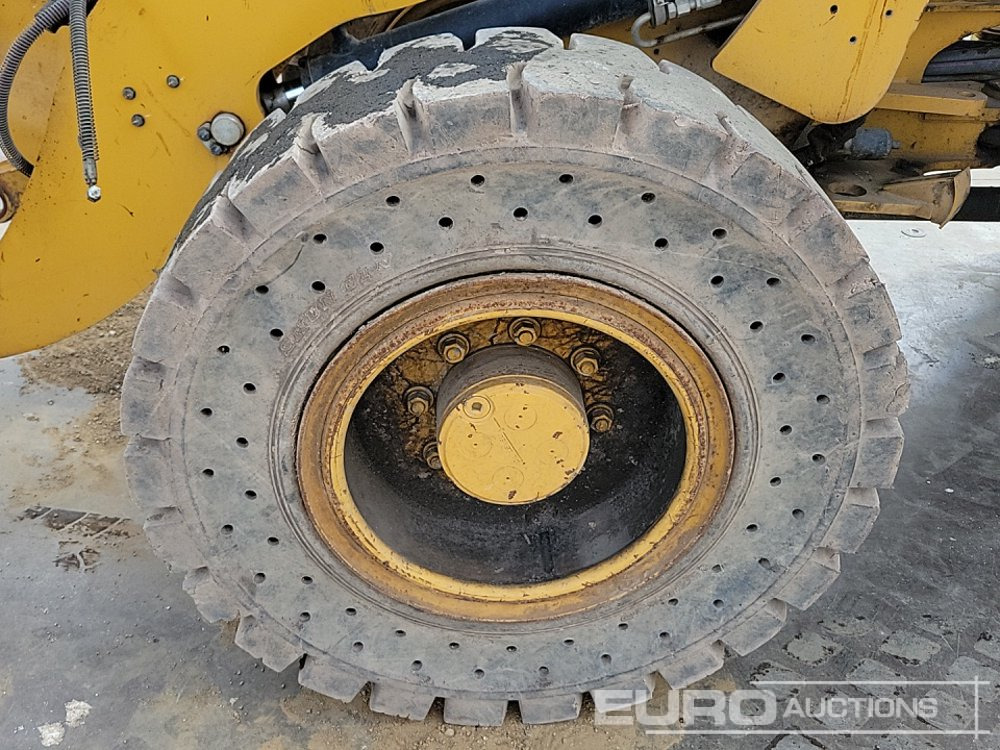 اللودر بعجل 2019 CAT 908M: صور 9